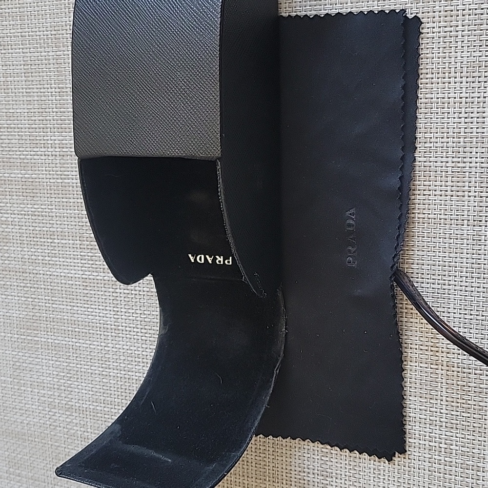 Prada Small 130 🕶 sunglasses - Picture 11 of 14